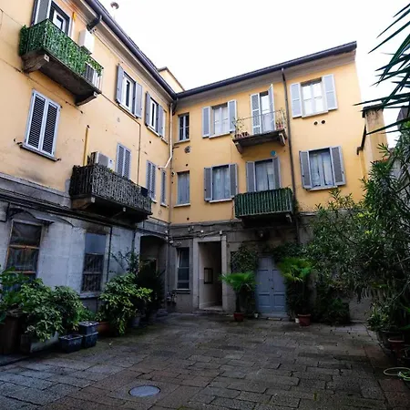 Urban Escape - Citycenter Apartment Milan